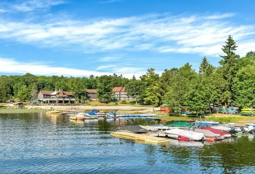 ホテル The Lodge Luxury Resort At Lake Harmony