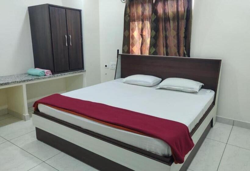 Отель Veda Residency