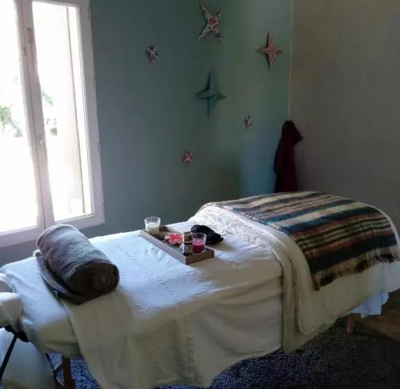 ペンション Le Clos De L Olivelle