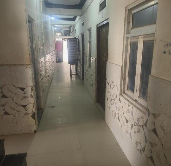 펜션 Mateshwari Guest House