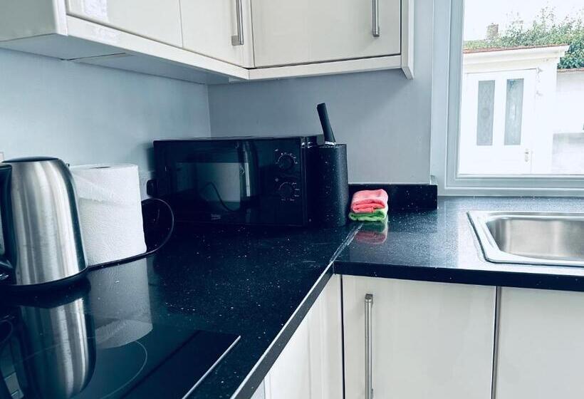 פנסיון Milne House