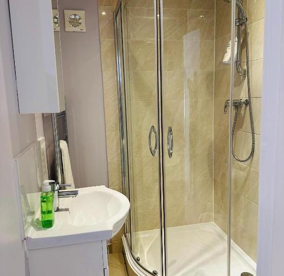 פנסיון Milne House