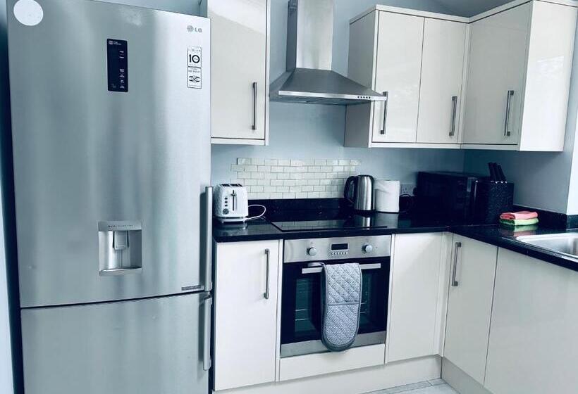 פנסיון Milne House