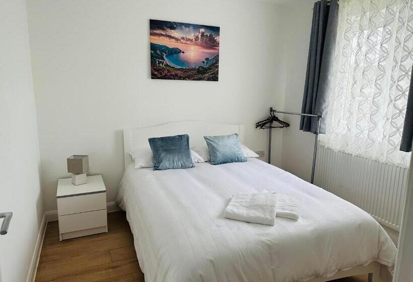 פנסיון Milne House