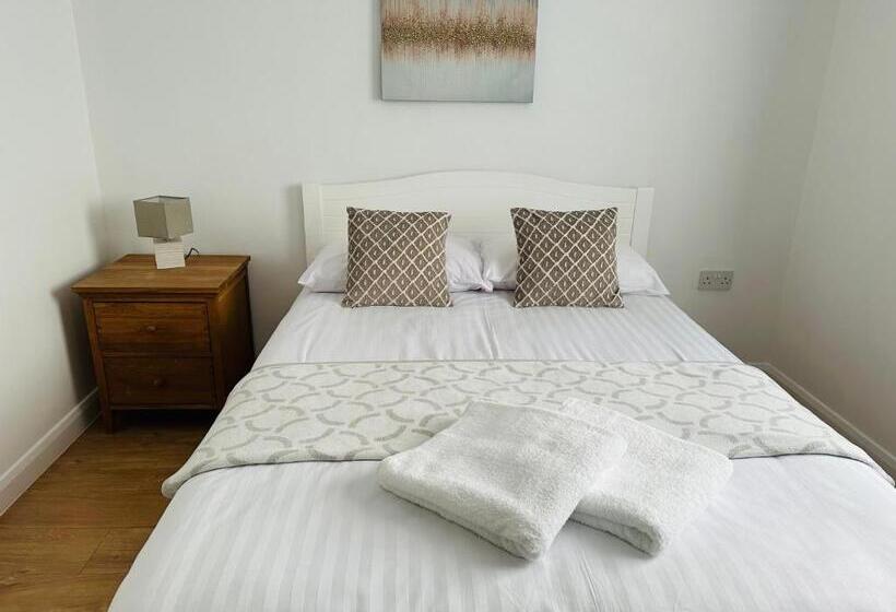 פנסיון Milne House