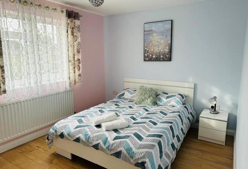 פנסיון Milne House