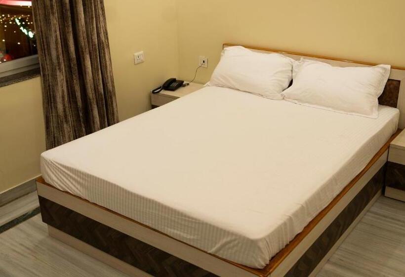 پانسیون Oak Villa