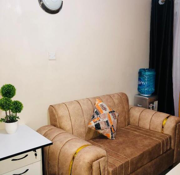 پانسیون Tsavo Embakasi