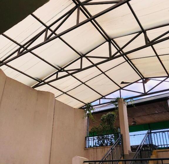 پانسیون Tsavo Embakasi