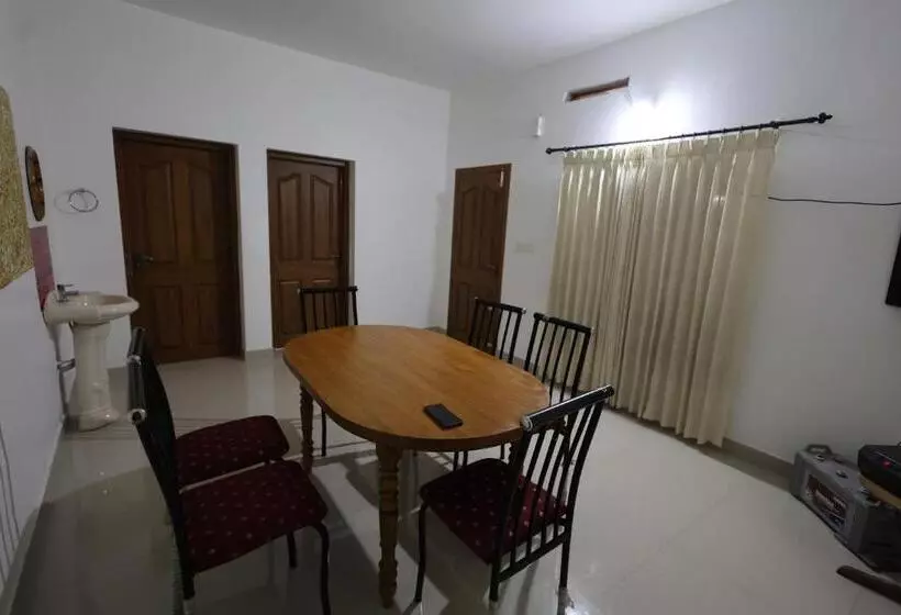 ペンション Wayanad Regal Residency
