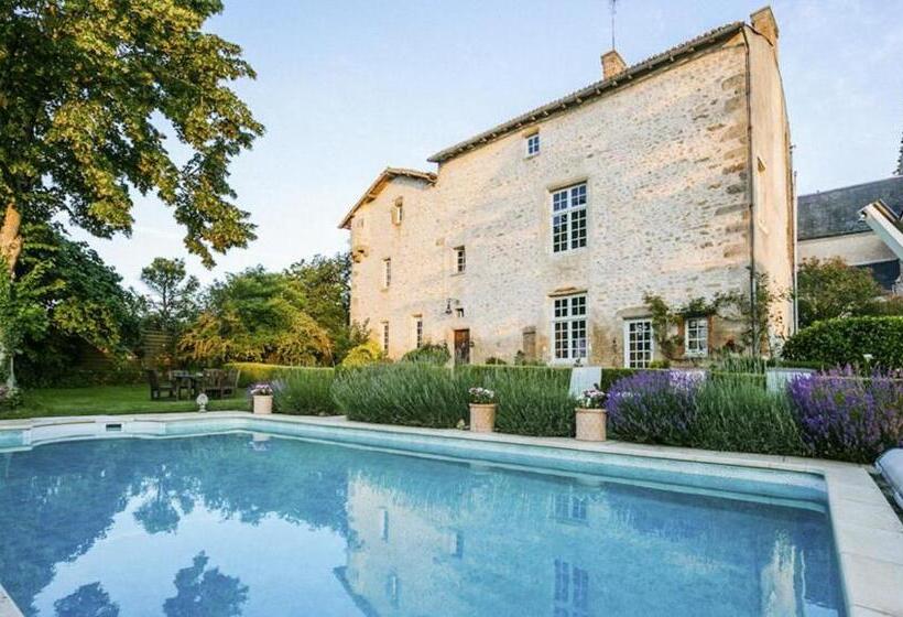 Bed & Breakfast 14th Century Priory In Pressigny