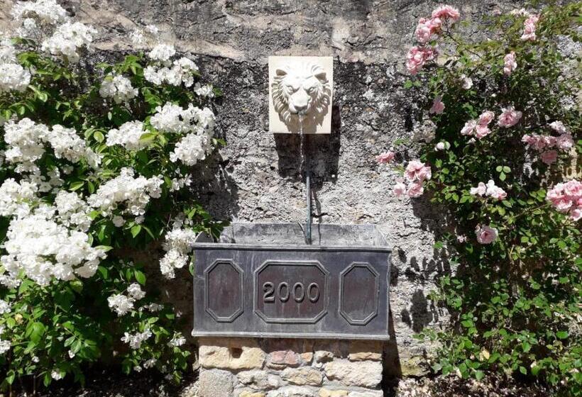 Bed & Breakfast 14th Century Priory In Pressigny