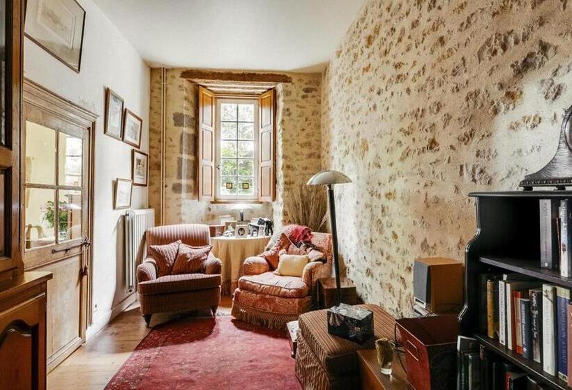 Bed & Breakfast 14th Century Priory In Pressigny