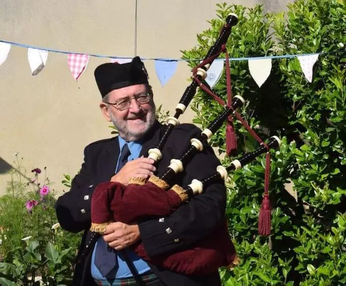 Aamiaismajoitus (B&B) 14th Century Priory In Pressigny