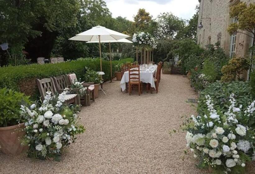 Bed & Breakfast 14th Century Priory In Pressigny