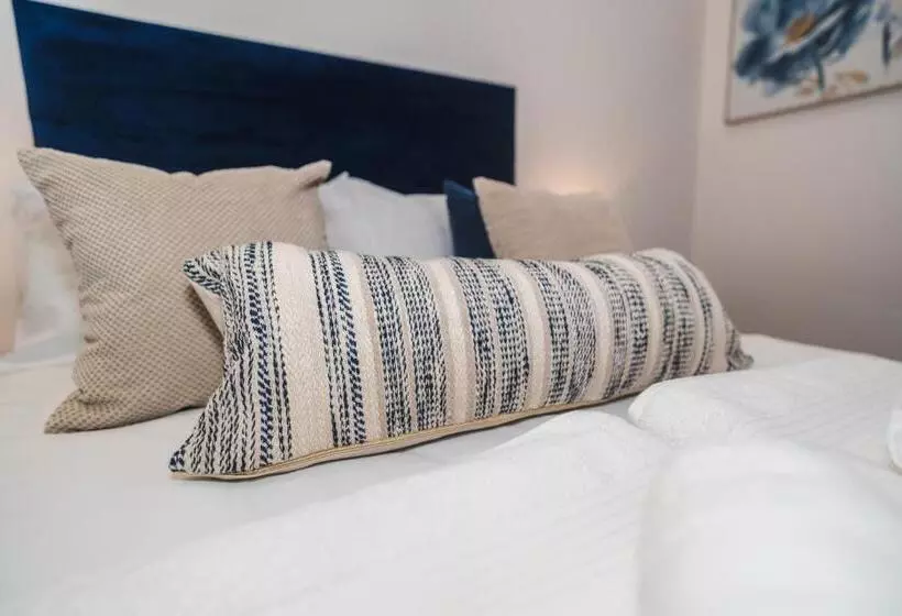ベッドアンドブレックファースト Vichy The Thornhill Delux Apartments
