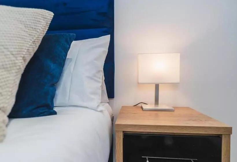 ベッドアンドブレックファースト Vichy The Thornhill Delux Apartments