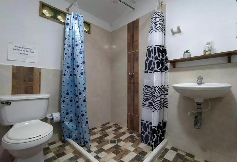 ホテル Alojamiento En Jardín Cabaña Las águilas