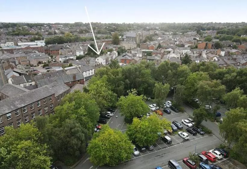 Hotelli Chester Road Serviced Apartments