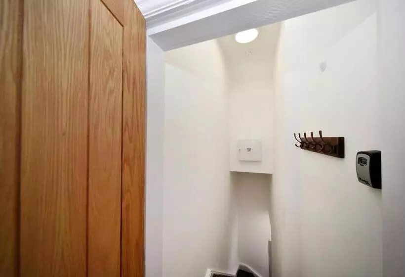 Hotelli Chester Road Serviced Apartments