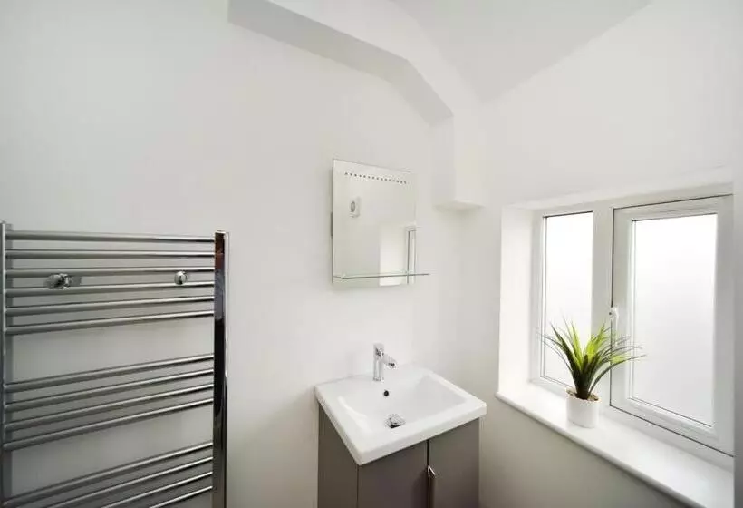 Hotelli Chester Road Serviced Apartments