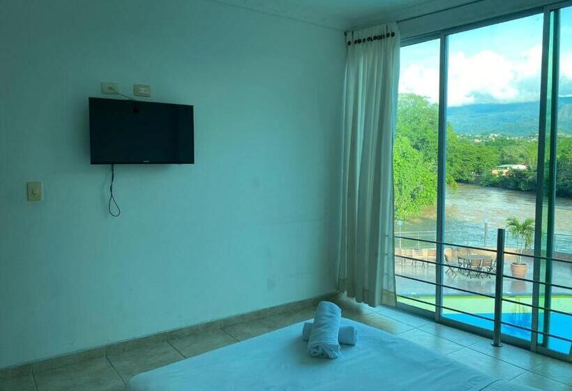 Hotel La Cascada Cristalina