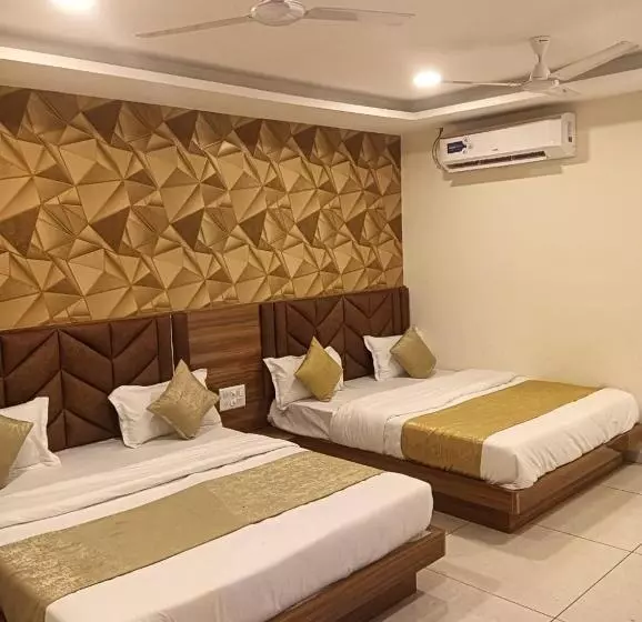 Hotelli Lake View Ac Room