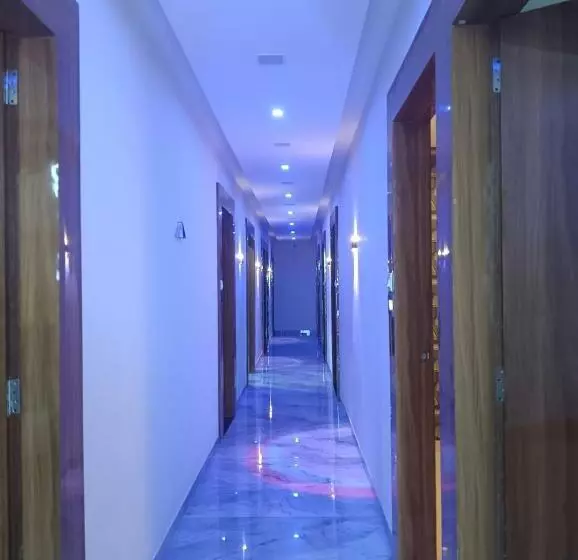 Hotelli Lake View Ac Room