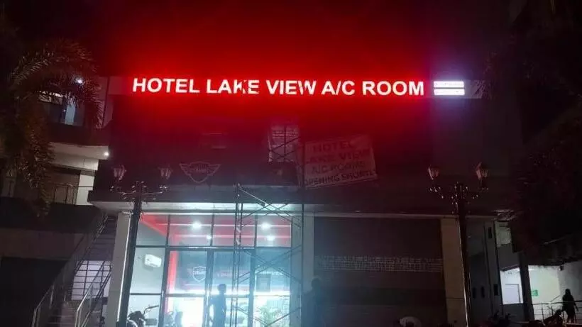 Hotelli Lake View Ac Room