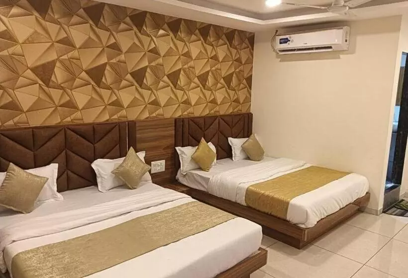 Hotelli Lake View Ac Room