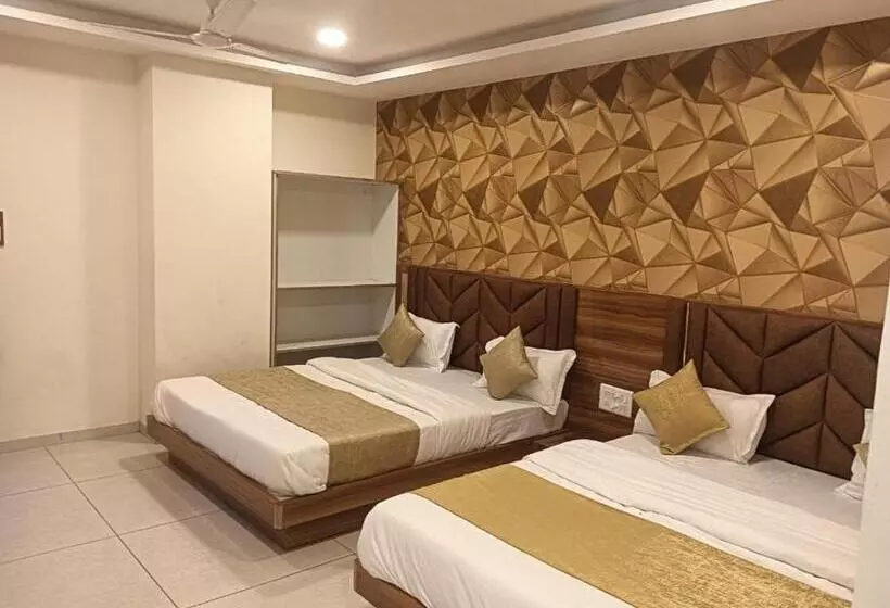 Hotelli Lake View Ac Room