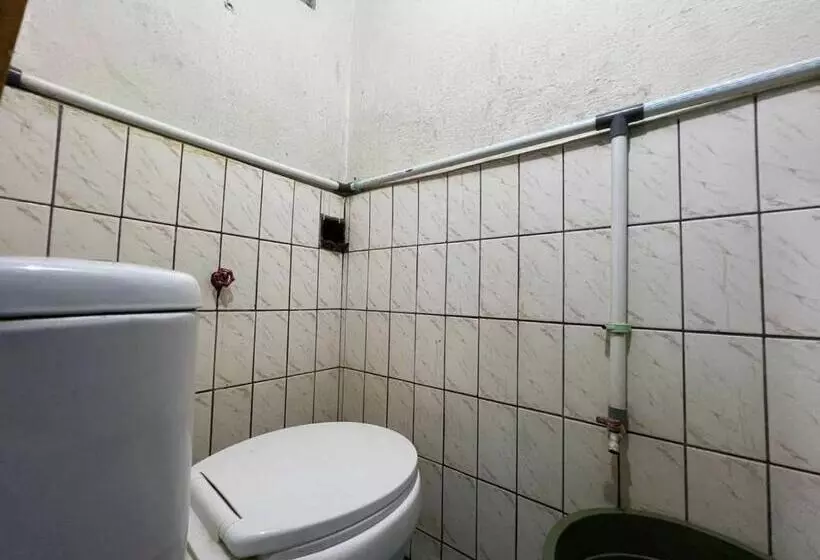 Hotelli Oyo 93296 Kost Gowa