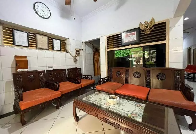 Hotelli Oyo 93296 Kost Gowa