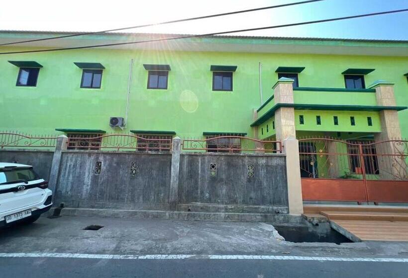 فندق Oyo 93296 Kost Gowa