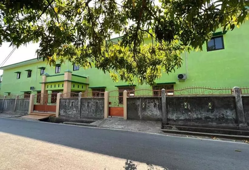 Hotelli Oyo 93296 Kost Gowa