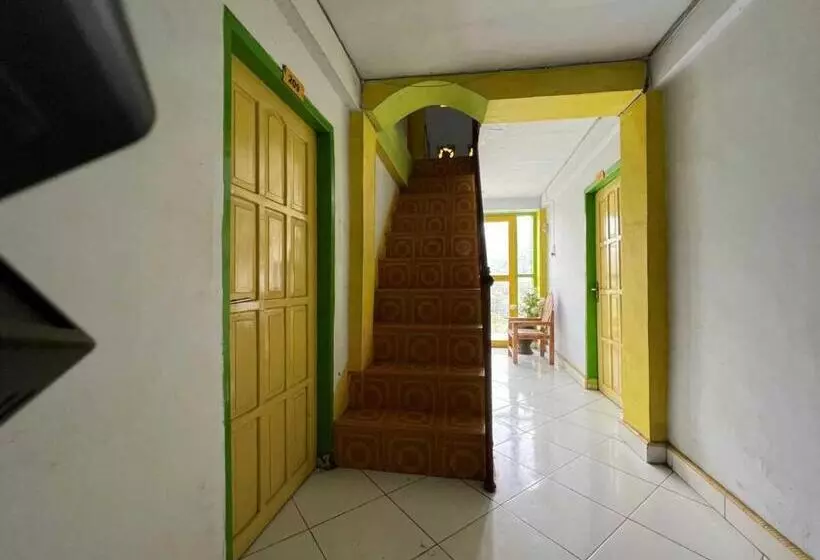 Hotelli Oyo 93296 Kost Gowa