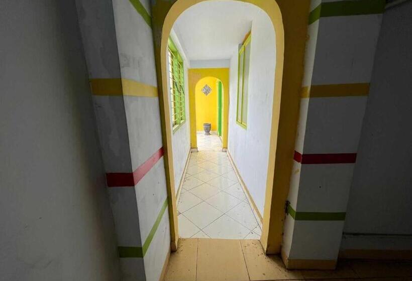 فندق Oyo 93296 Kost Gowa