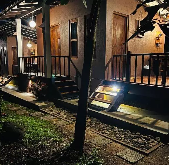 ペンション Edenhaven Cottage