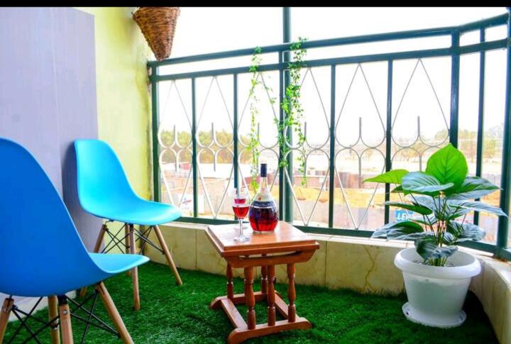 پانسیون Elicon Empire Homes