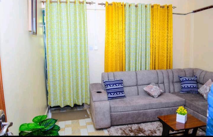 پانسیون Elicon Empire Homes