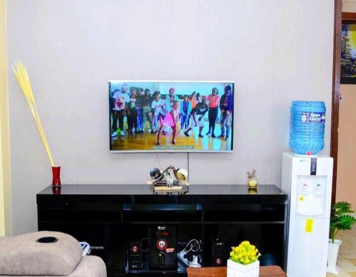 پانسیون Elicon Empire Homes