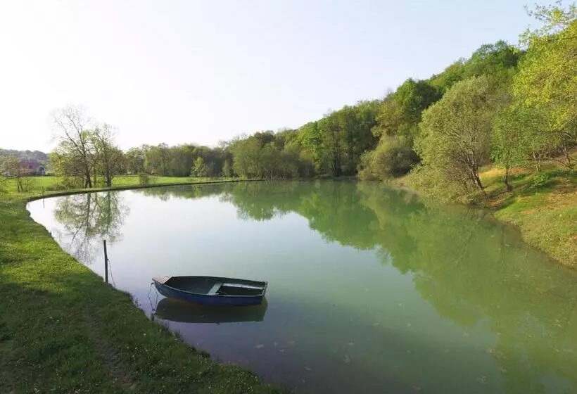 Majatalo Les Cabanes Du Lac   Spa   Petit Déjeuné   Cabane Du Frêne & Cabane Du Chêne Premium