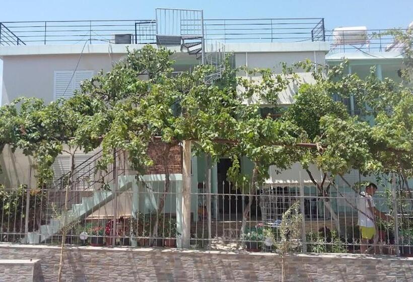 پانسیون Villa Minaj