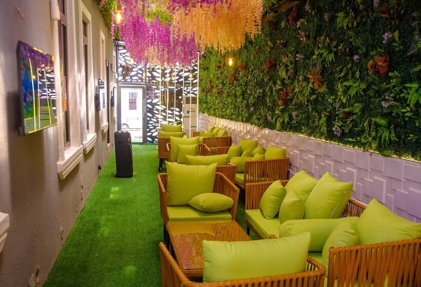 هتل Elcastillo Homes