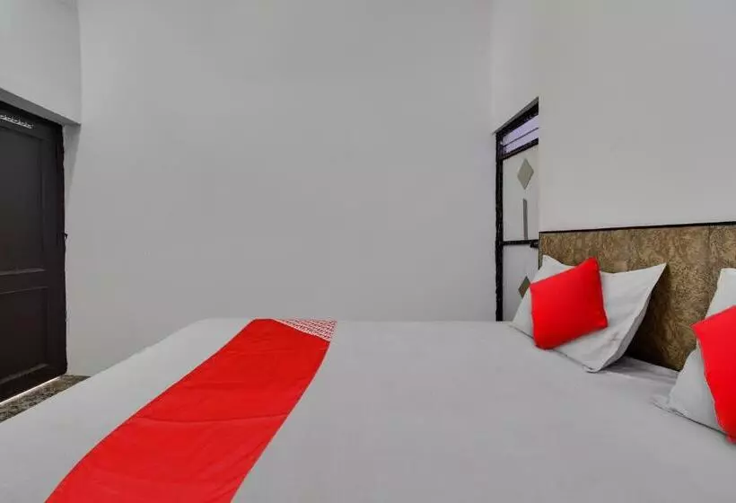 Hotelli Oyo Dev Guest House