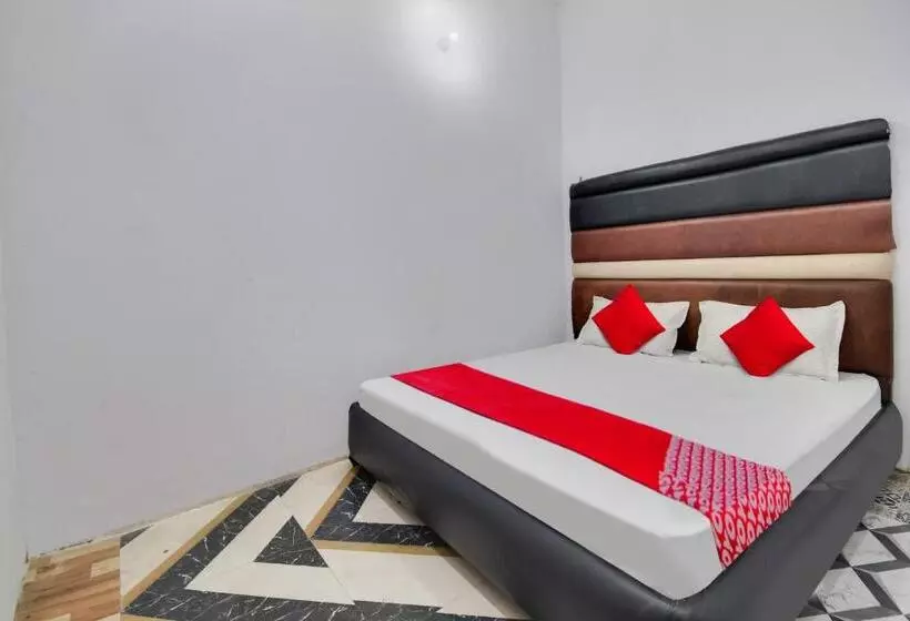 Hotelli Oyo Dev Guest House