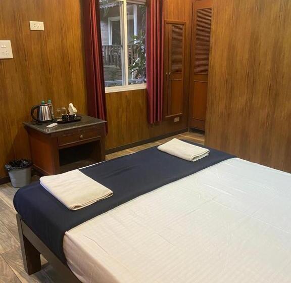 בית מלון כפרי Peles Windsong Wooden Cottages