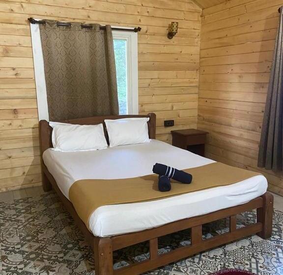 בית מלון כפרי Peles Windsong Wooden Cottages