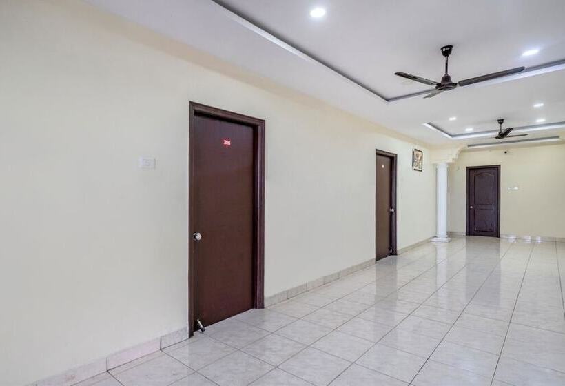 Iroomz Hotel Ritzy Grand