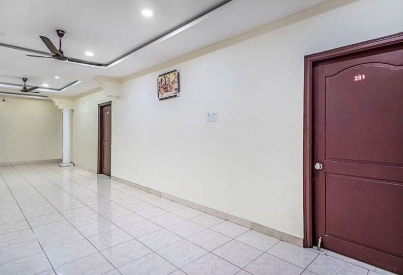 Iroomz Hotel Ritzy Grand